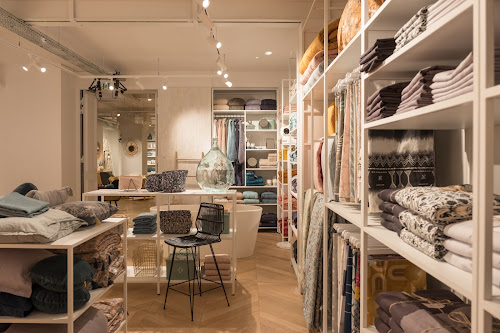 Magasin de meubles Boutique La Redoute Intérieurs Paris Uzès Paris