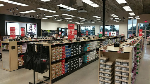 Shoe Store «Off Broadway Shoe Warehouse», reviews and photos, 217 Indian Lake Blvd #600, Hendersonville, TN 37075, USA