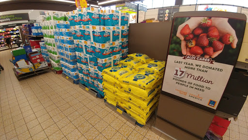 Supermarket «ALDI», reviews and photos, 1702 Brady St, Davenport, IA 52803, USA