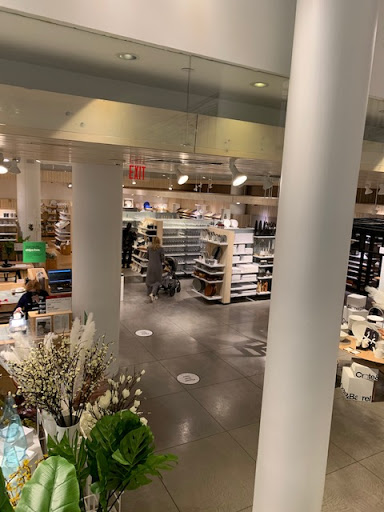 Furniture Store «Crate and Barrel», reviews and photos, 125 Westchester Ave, White Plains, NY 10601, USA