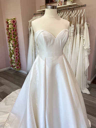 Bridal Shop «Here Comes The Dress», reviews and photos, 850 E 1050 N #101, Chesterton, IN 46304, USA