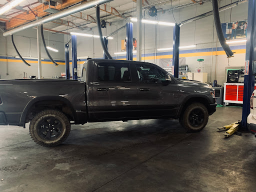 Auto Repair Shop «Stamps Auto», reviews and photos, 711 S Lindsay Rd, Gilbert, AZ 85296, USA