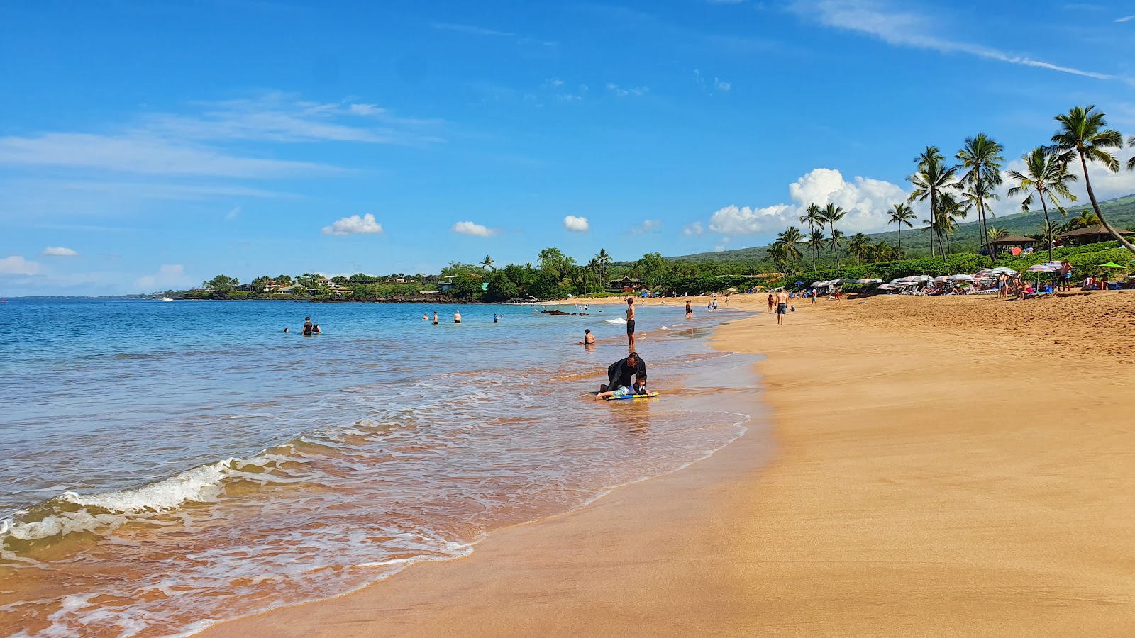 Foto van Maluaka Strand met hoog niveau van netheid