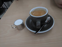 Expresso du Restaurant servant le petit-déjeuner BACK IN BLACK COFFEE by KB Coffee Roasters à Paris - n°6