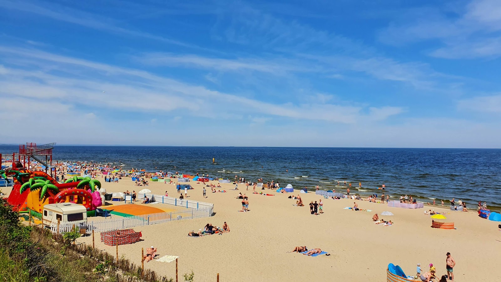 Foto de Stegna Morska beach con brillante arena fina superficie