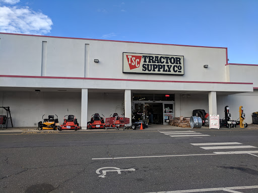 Home Improvement Store «Tractor Supply Co.», reviews and photos, 380 New Hartford Rd, Barkhamsted, CT 06063, USA