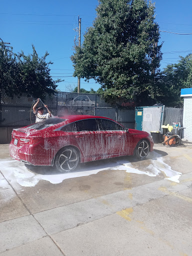 King underpinning Hand Car Wash & Auto Detailing en Washington