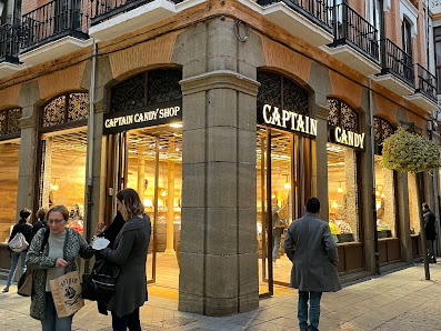 Captain candy shop esquina con, C. Mesones, C. Jáudenes, 2, 18001 Granada, España