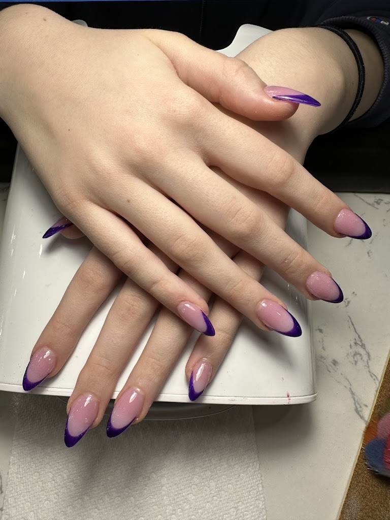 Vivid Nails 44116