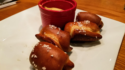 American Restaurant «Black Eyed Susan North», reviews and photos, 18727 N Pointe Dr, Hagerstown, MD 21742, USA