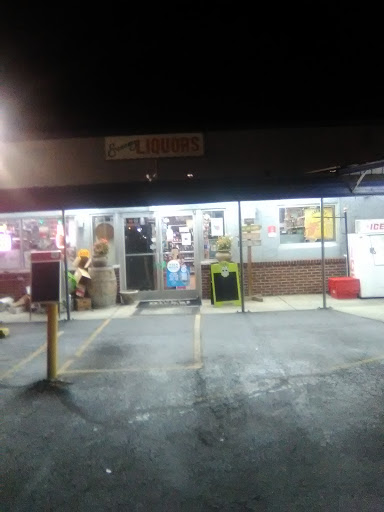 Liquor Store «Economy Liquor Store», reviews and photos, 907 Madison St, Shelbyville, TN 37160, USA