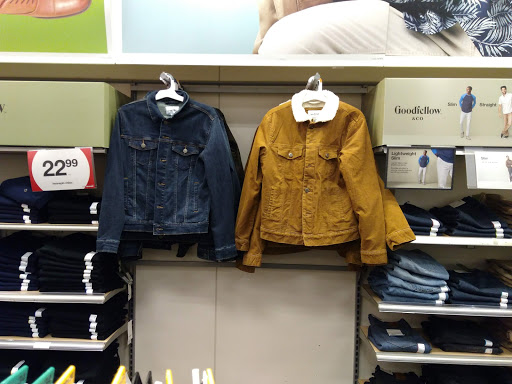 Department Store «Target», reviews and photos, 160 N Research Pl, Central Islip, NY 11722, USA