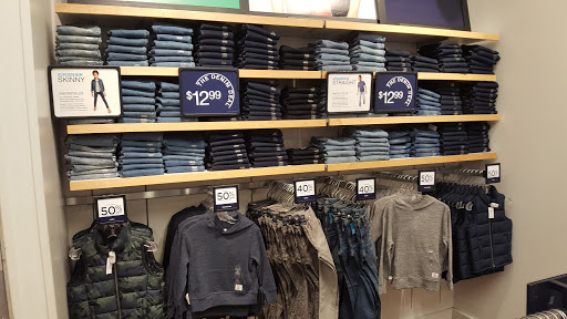 Clothing Store «Gap», reviews and photos, 18511 Outlet Blvd, Chesterfield, MO 63005, USA