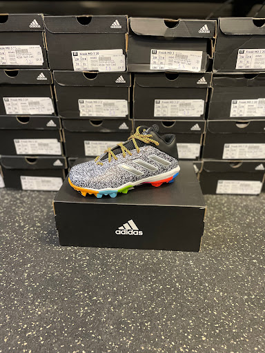 Sporting Goods Store «Play It Again Sports - Twinsburg, OH», reviews and photos, 8870 Darrow Rd, Twinsburg, OH 44087, USA