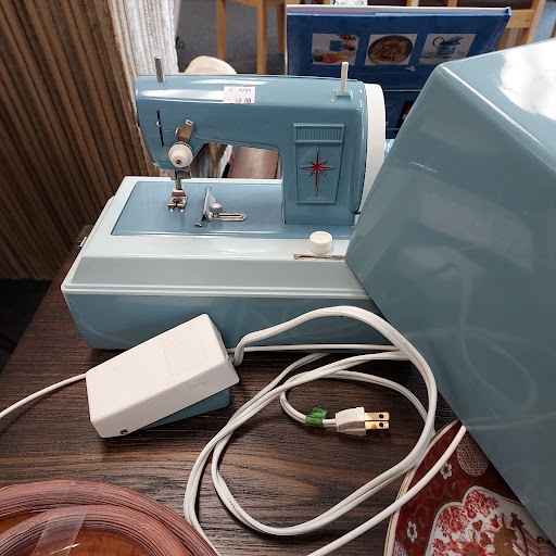 Thrift Store «Beverly Bootstraps Thrift Shop», reviews and photos