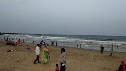 Zdjęcie Tiruchanankuppam Beach z powierzchnią turkusowa woda
