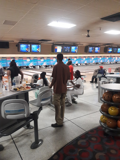 Bowling Alley «Brunswick Zone Desert Sky Lanes», reviews and photos, 7241 W Indian School Rd, Phoenix, AZ 85033, USA