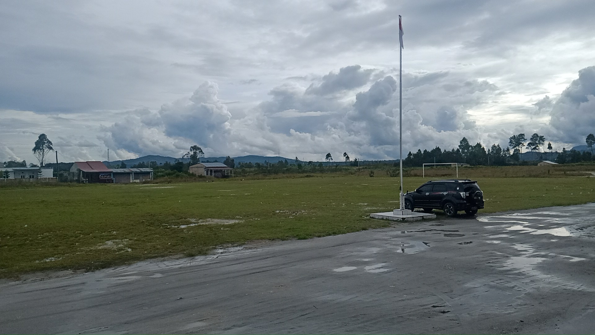 Gambar Komplek Stadion Simangaronsang