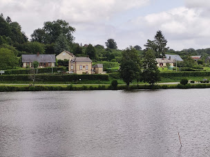 Photo n°50 de Le Lac des Cygnes à Saint-Evroult-Notre-Dame-du-Bois ()