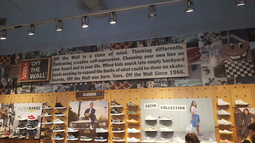 Shoe Store «Vans», reviews and photos, 9736 W Northern Ave, Peoria, AZ 85345, USA