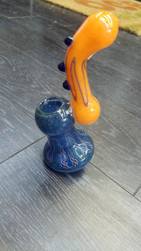 Tobacco Shop «Puff Puff Pass Smoke Shop», reviews and photos, 125 W Sunrise Blvd, Fort Lauderdale, FL 33311, USA