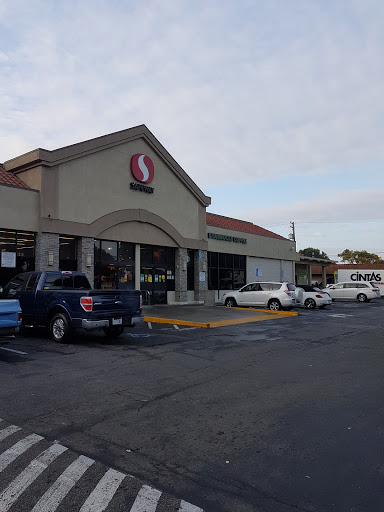 Safeway image