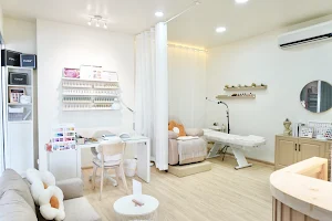 Sarena BeautyBar image