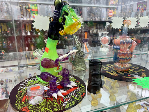 Tobacco Shop «Smoke Tokz Head Shop KC», reviews and photos, 1263 W 103rd St, Kansas City, MO 64114, USA