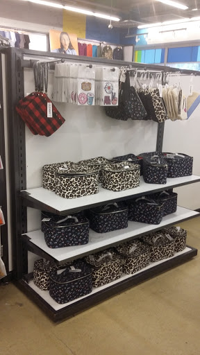 Clothing Store «Old Navy», reviews and photos, 60 Wynnewood Rd, Wynnewood, PA 19096, USA