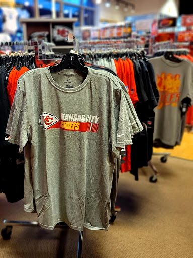 Sportswear Store «Rally House Boardwalk», reviews and photos, 8650 N Boardwalk Ave, Kansas City, MO 64154, USA