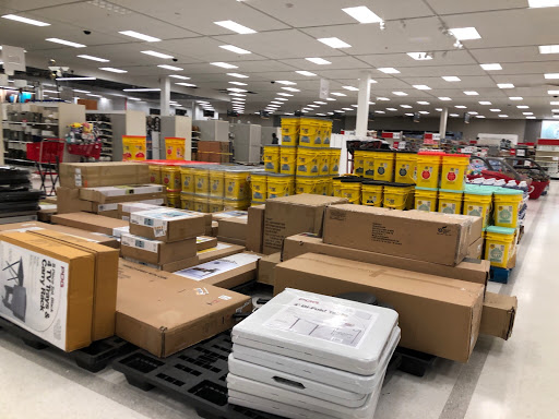 Department Store «Target», reviews and photos, 100 Willow St, Farmingdale, NY 11735, USA