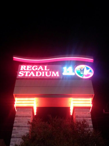 Movie Theater «Regal Cinemas Huebner Oaks 14 & RPX», reviews and photos, 11075 I-10, San Antonio, TX 78230, USA