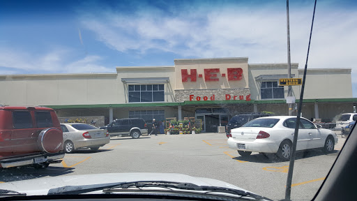Grocery Store «H-E-B Grocery», reviews and photos, 215 River Ranch Rd, Kingsland, TX 78639, USA