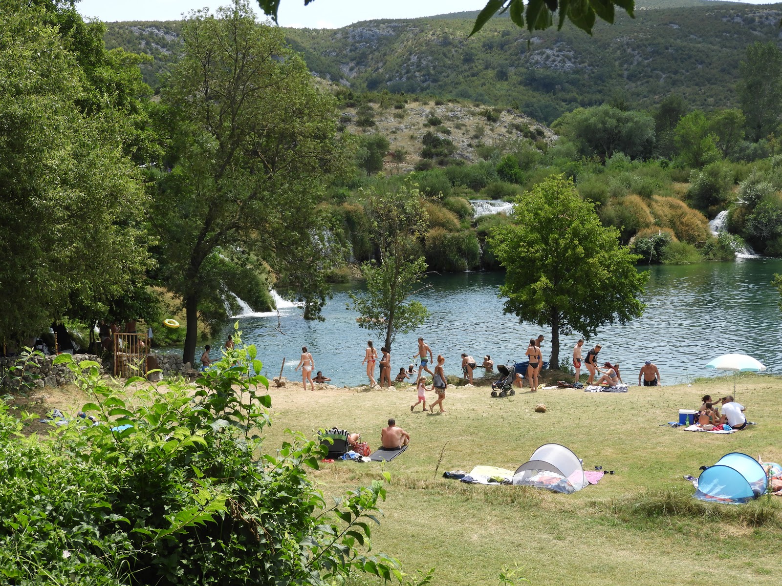 Foto von Zrmanja Beach mit gras Oberfläche