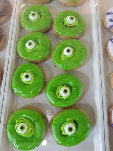 Bakery «Krispy Kreme Doughnuts», reviews and photos, 2600 S Cooper St, Arlington, TX 76015, USA