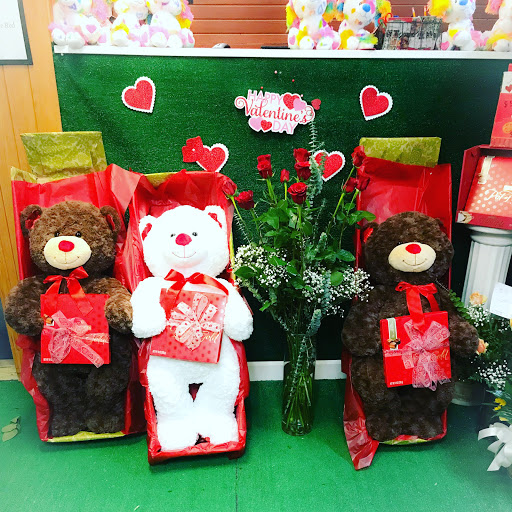 Florist «Roses are Red Flower Boutique», reviews and photos, 9303 S Halsted St, Chicago, IL 60620, USA