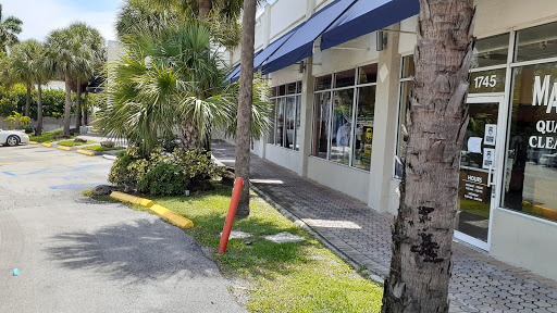 Pet Store «South Beach Pet Shop», reviews and photos, 634 6th St, Miami Beach, FL 33139, USA