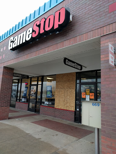 Video Game Store «GameStop», reviews and photos, 3150 Alpine Ave NW L, Walker, MI 49544, USA