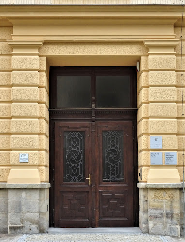 Komentáře a recenze na Univerzita Palackého Olomouc - Cyrilometodějská teologická fakulta