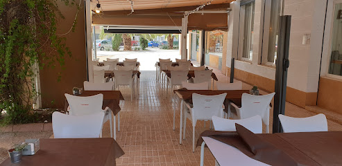 Restaurante Entre Olivos - Av. Pablo Picasso, Nº 3,4, 5, 23740 Andújar, Jaén, Spain
