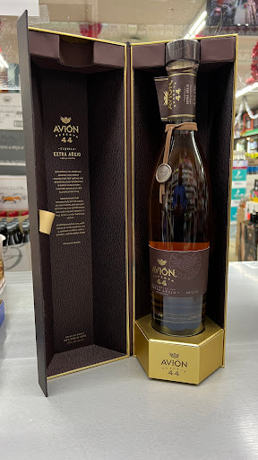 Liquor Store «Cardinal Wine & Spirits», reviews and photos, 980 IL-21, Gurnee, IL 60031, USA