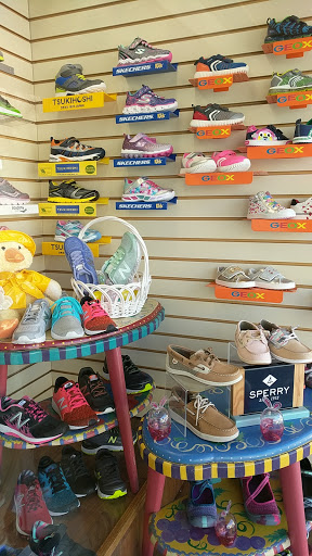 Shoe Store «Littles Shoes», reviews and photos, 5850 Forbes Ave, Pittsburgh, PA 15217, USA