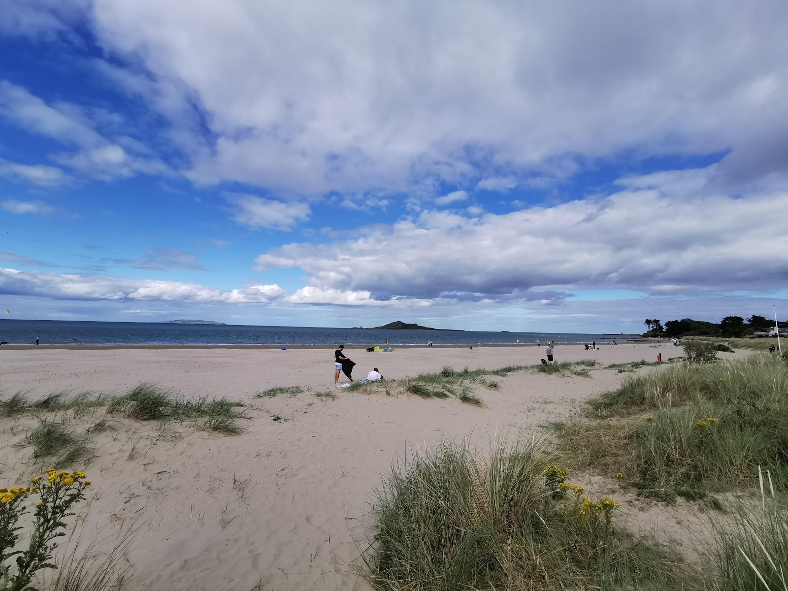 Burrow beach photo #8