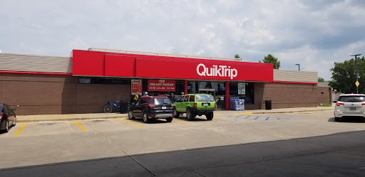 Gas Station «QuikTrip», reviews and photos, 1140 W Pearce Blvd, Wentzville, MO 63385, USA