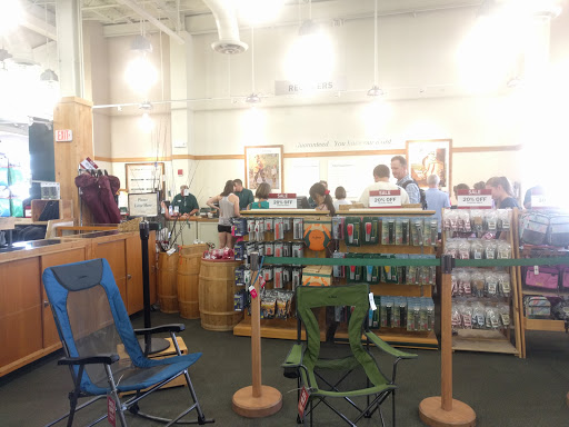 Clothing Store «L.L. Bean Outlet», reviews and photos, 1 Freeport Village Station, Freeport, ME 04033, USA