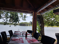 Atmosphère du Restaurant français Restaurant l'Élot à Saint-Jal - n°17