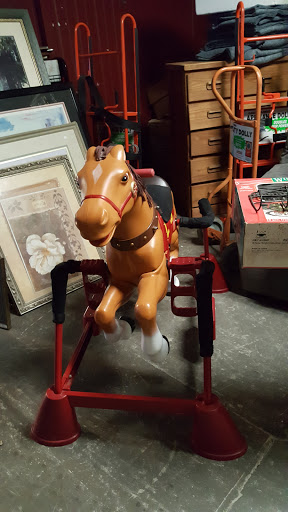 Thrift Store «FPC THRIFT & U-Haul», reviews and photos, 160 S Central Ave, Oviedo, FL 32765, USA