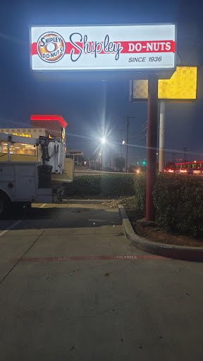 Breakfast Restaurant «Shipley Do-Nuts», reviews and photos, 925 N Industrial Blvd, Bedford, TX 76021, USA