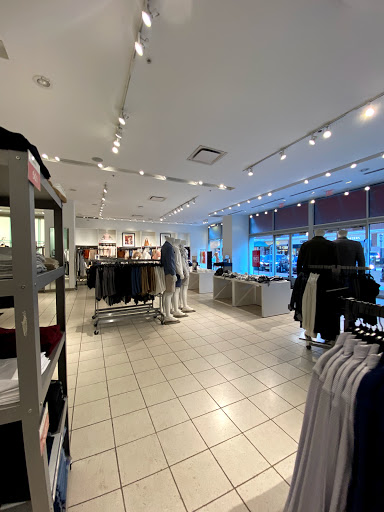 Clothing Store «Express», reviews and photos, 35 The Promenade, Edgewater, NJ 07020, USA