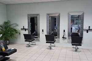 Salon Jose image